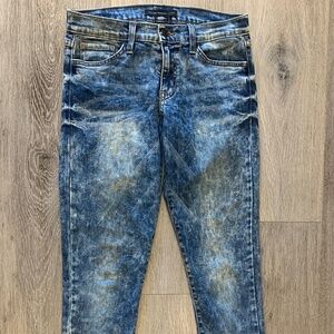 Pac Sun Jeans size 28. Make an offer on anything in my closet thx